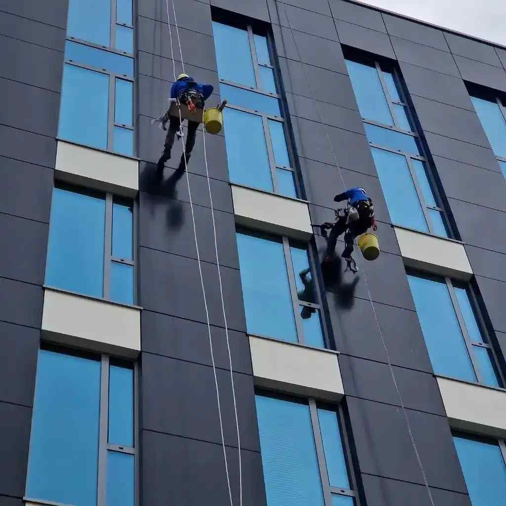 Benefits of Being a Skyscraper Window Cleaner